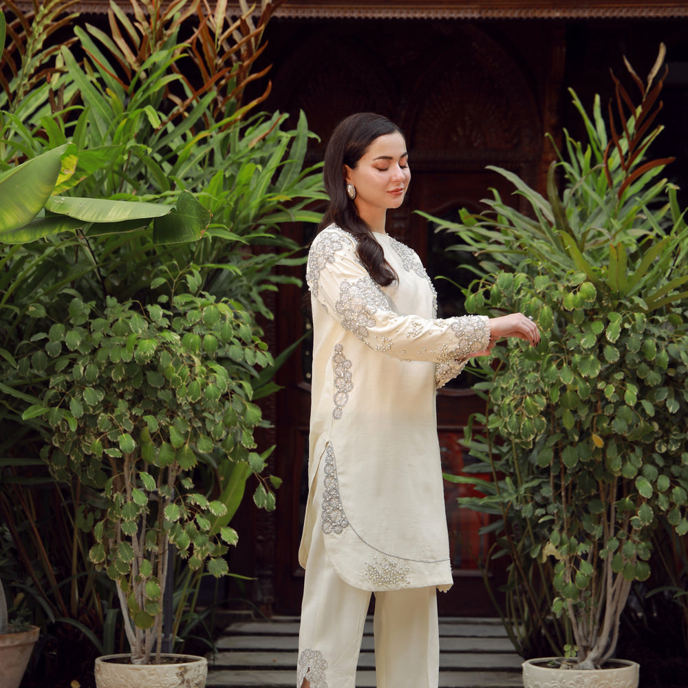 
                  
                    Hania Aamir - White x MH
                  
                