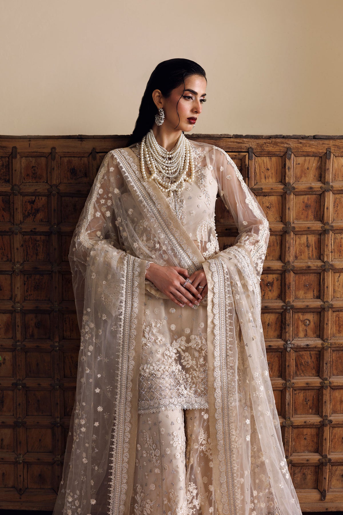 
                  
                    Chandni
                  
                