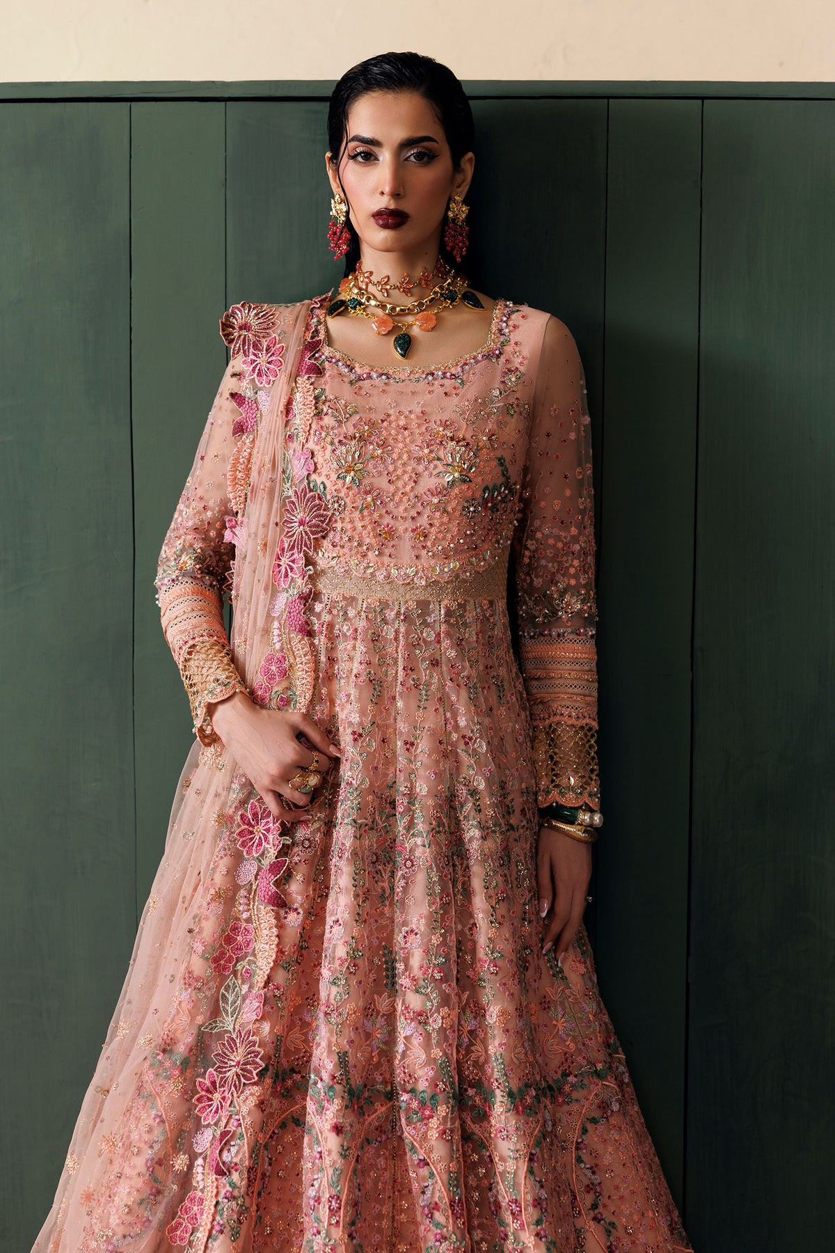 
                  
                    Gulnaaz
                  
                
