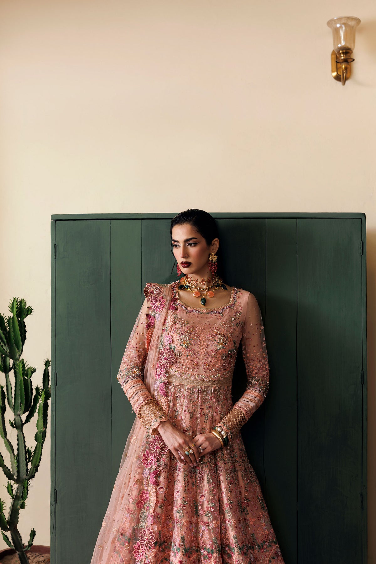 
                  
                    Gulnaaz
                  
                