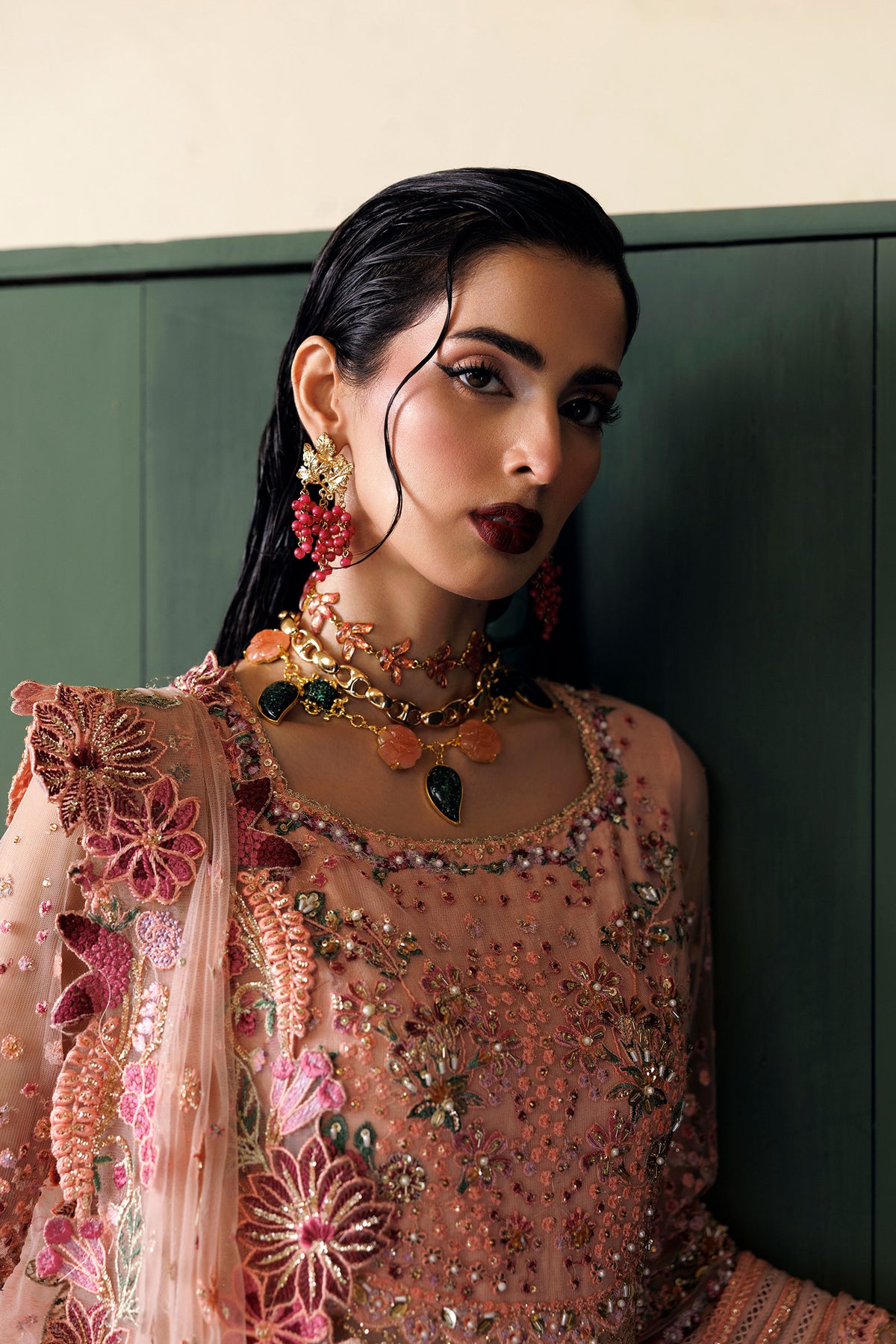 
                  
                    Gulnaaz
                  
                