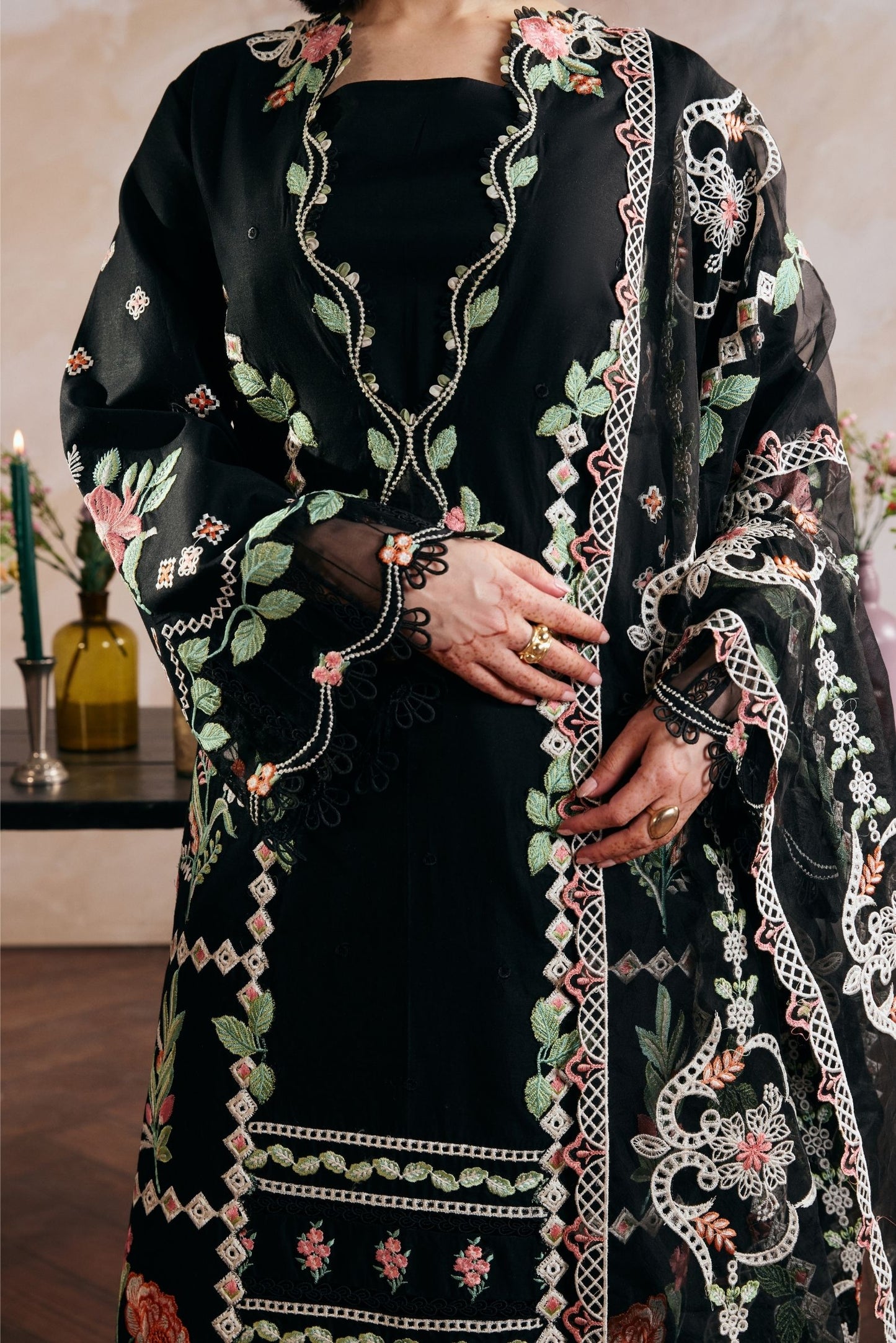
                  
                    Gul Meena
                  
                