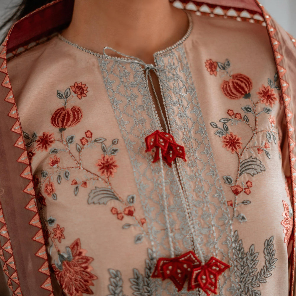 
                  
                    Ayesha Baig - Gold x MH
                  
                
