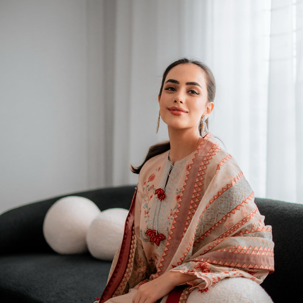 
                  
                    Ayesha Baig - Gold x MH
                  
                