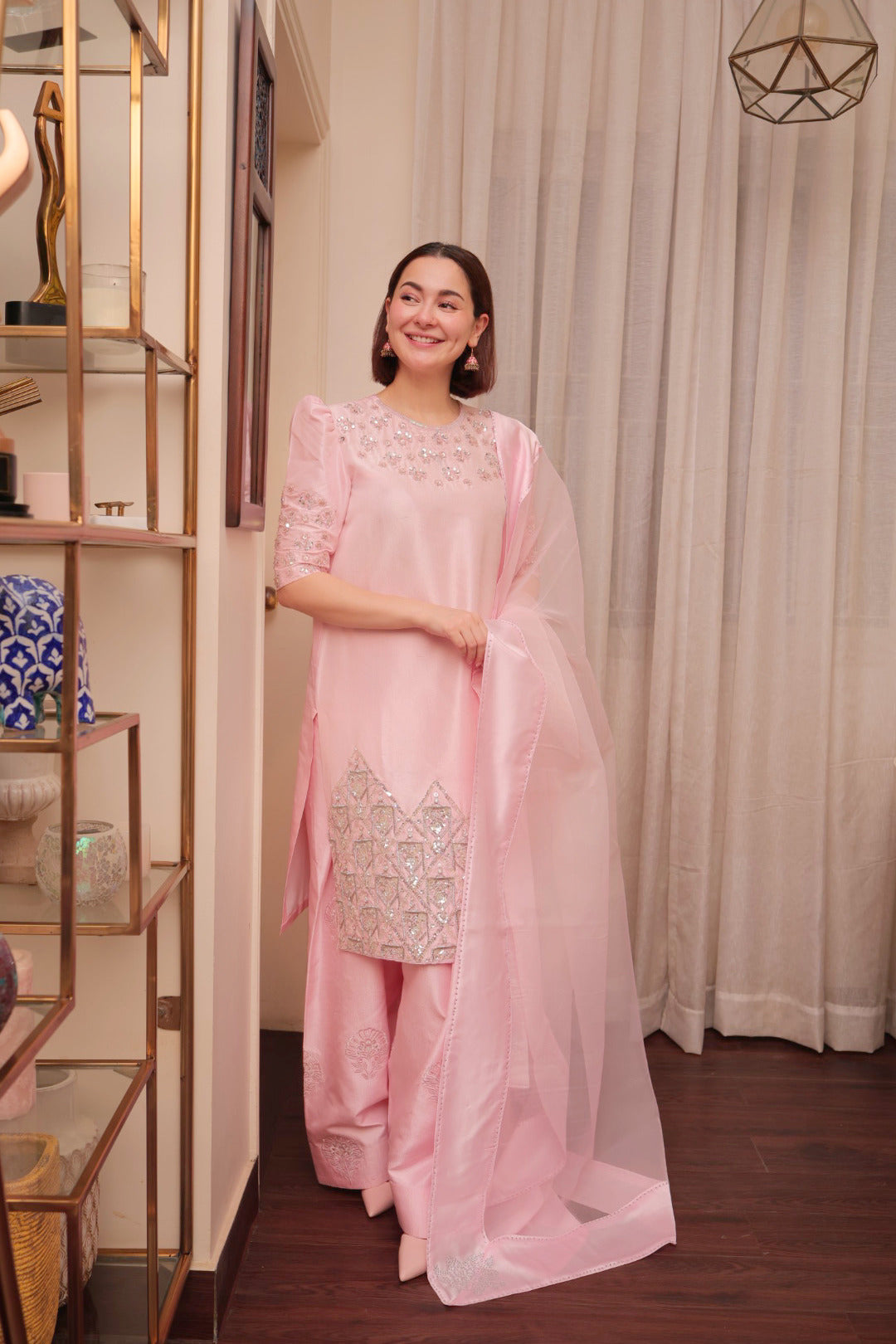 
                  
                    Hania Amir x MH
                  
                